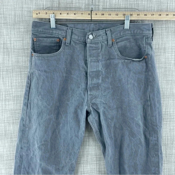 Levi's 501 Jeans Mens Size 36x34 gray button fly 0989 - Picture 4 of 12